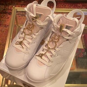Women's Air Jordan 6!!